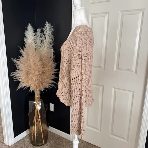 American Eagle V-Neck Crochet Knit Sweater
 size XL - Picture 4 of 12